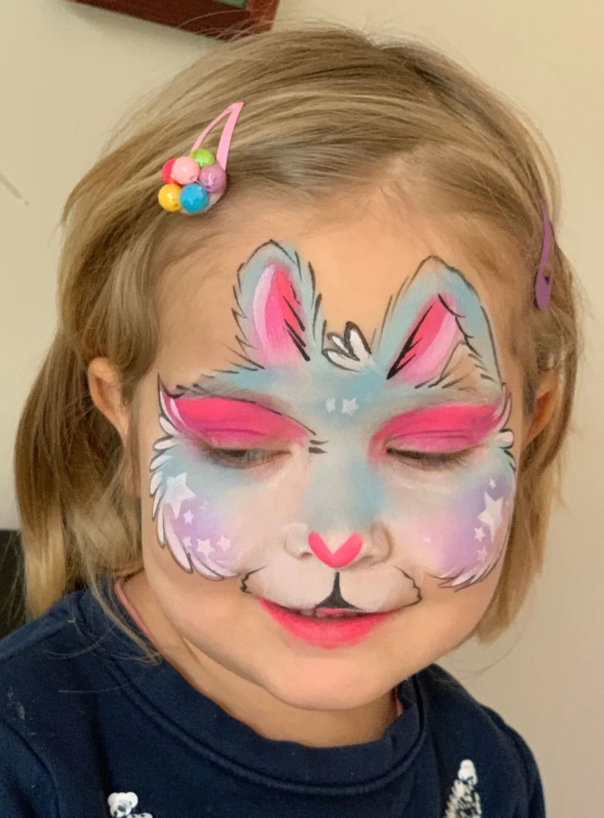 Maquillage de princesse avec paillettes